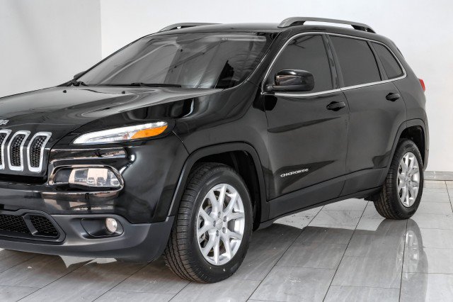 Used 2018 Jeep Cherokee Latitude FWD image 57