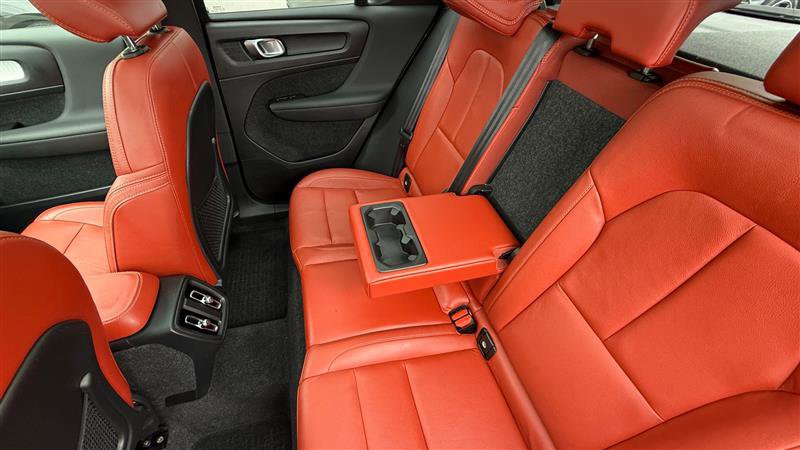 Used 2019 Volvo XC40 T5 Momentum image 20