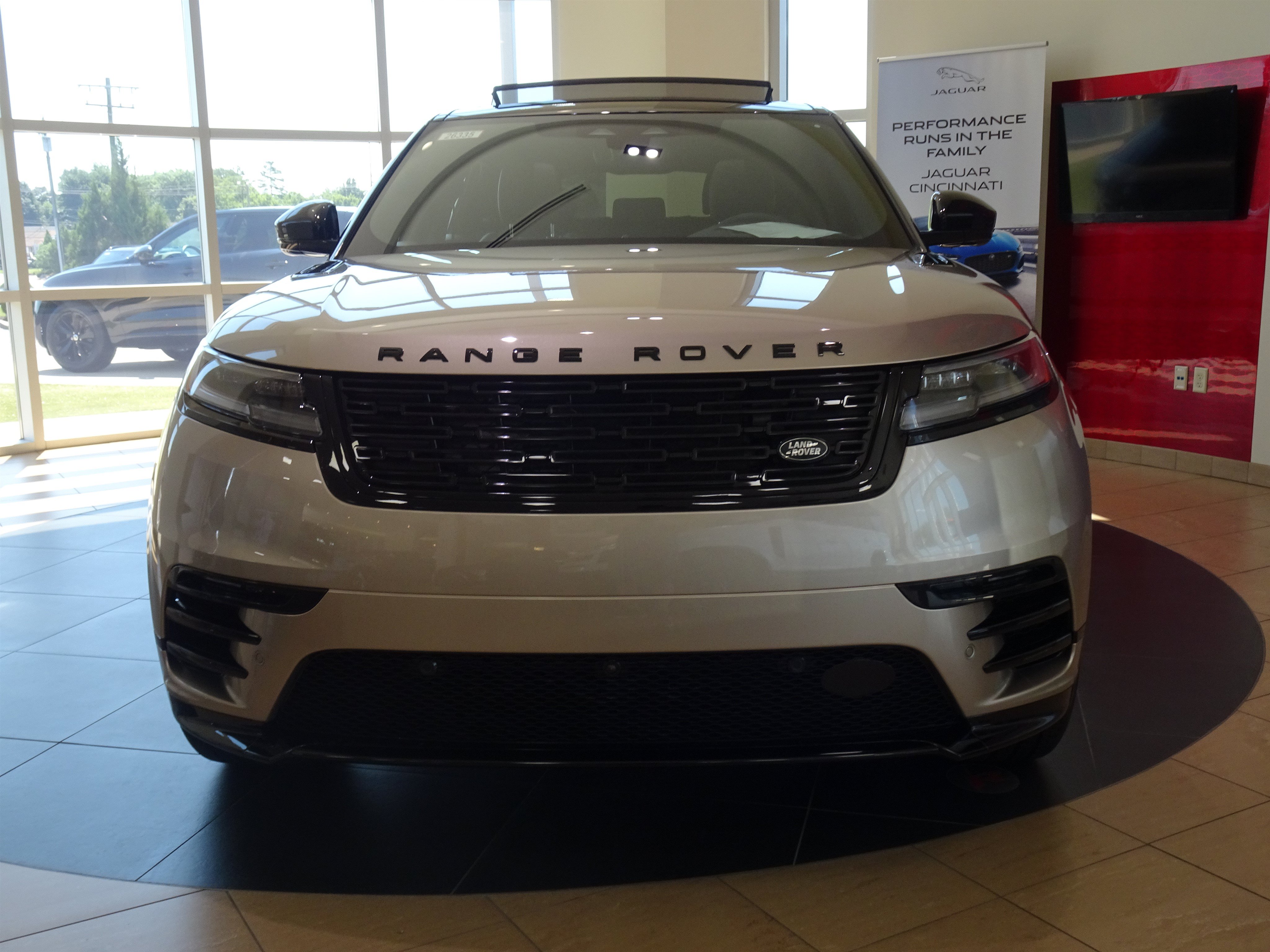 New 2026 Land Rover Range Rover Velar Belgravia AWD/4WD image 9