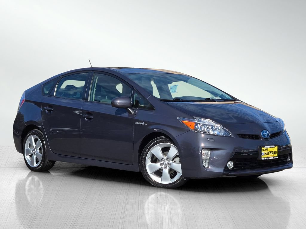 Used 2013 Toyota Prius Five w/ Advanced Technology Pkg FWD image 2