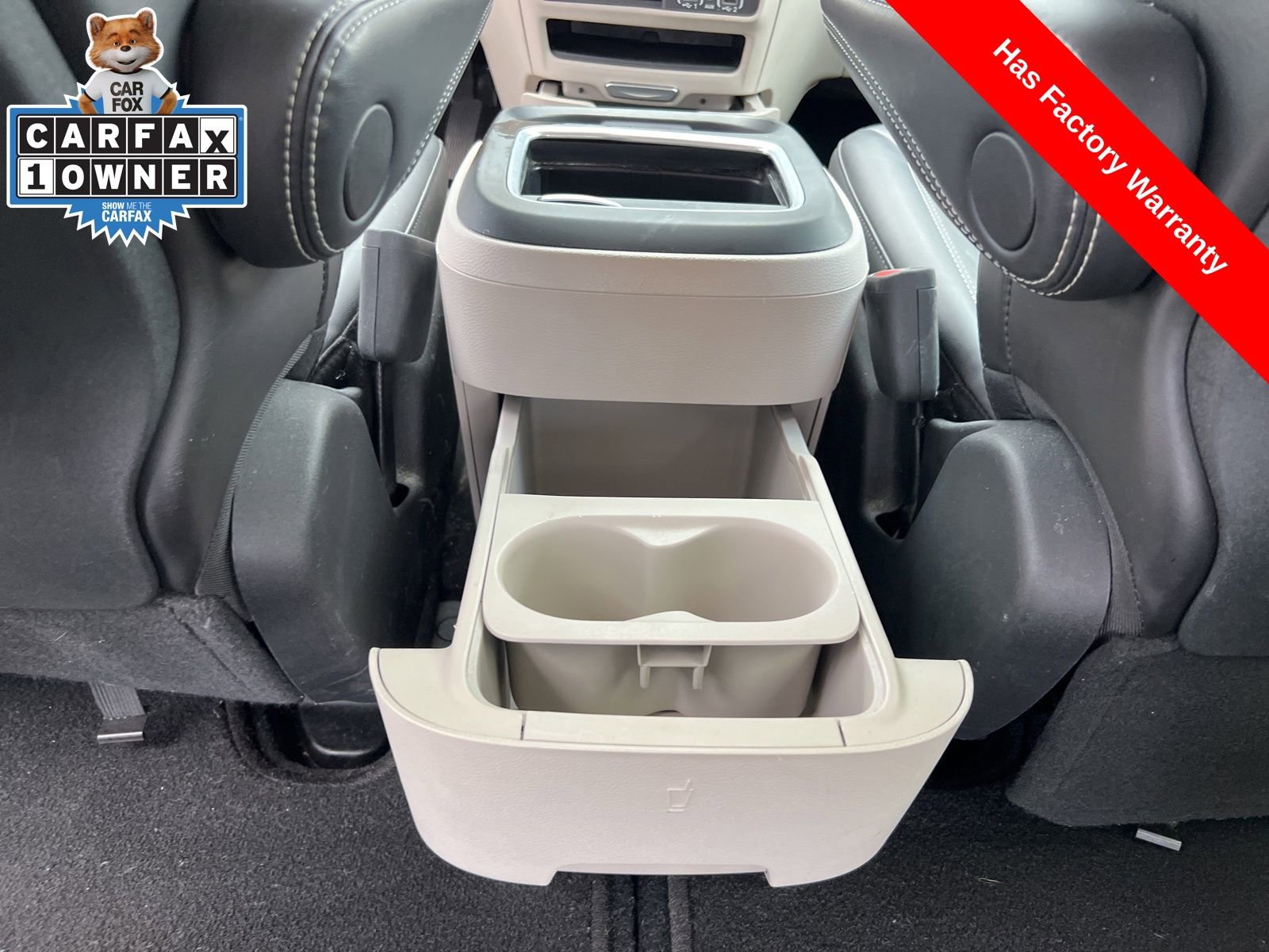 Used 2024 Chrysler Pacifica Touring-L image 19