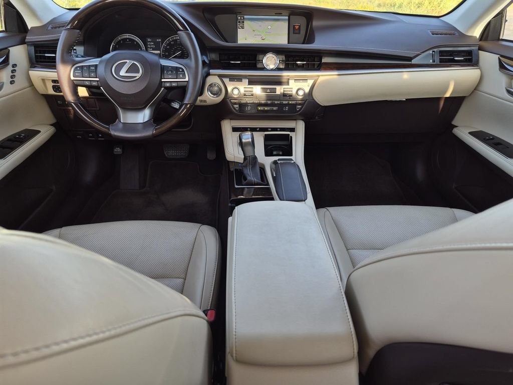 Used 2017 Lexus ES 350 w/ Luxury Package FWD image 15