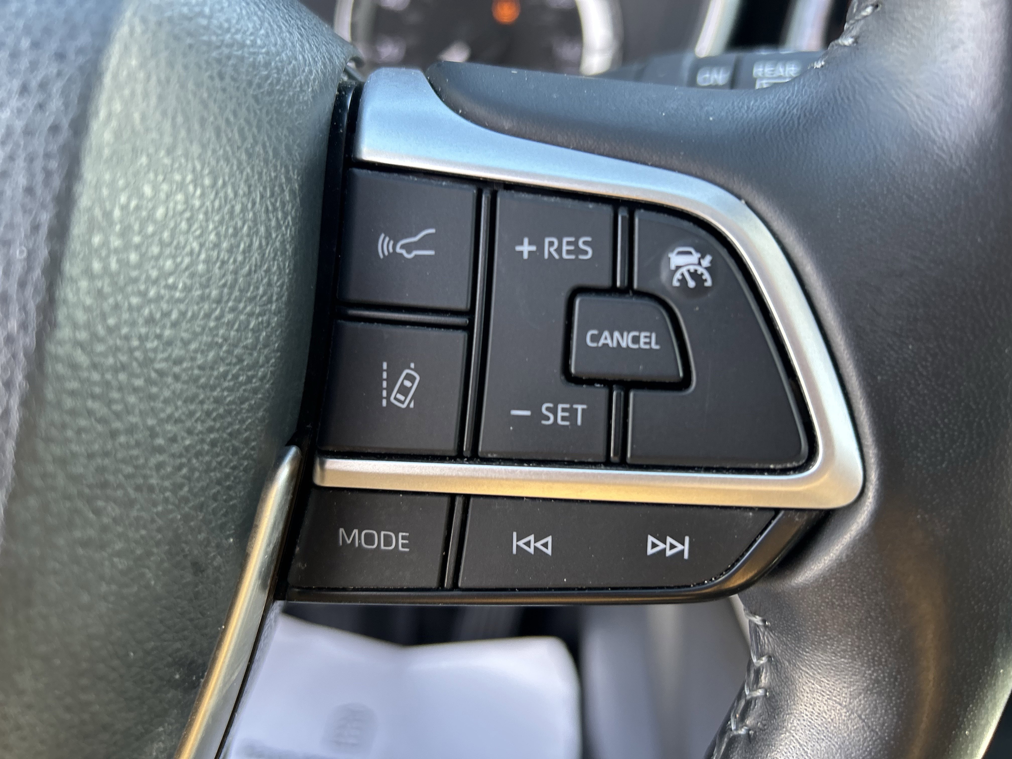 Certified 2023 Toyota Highlander XLE image 23