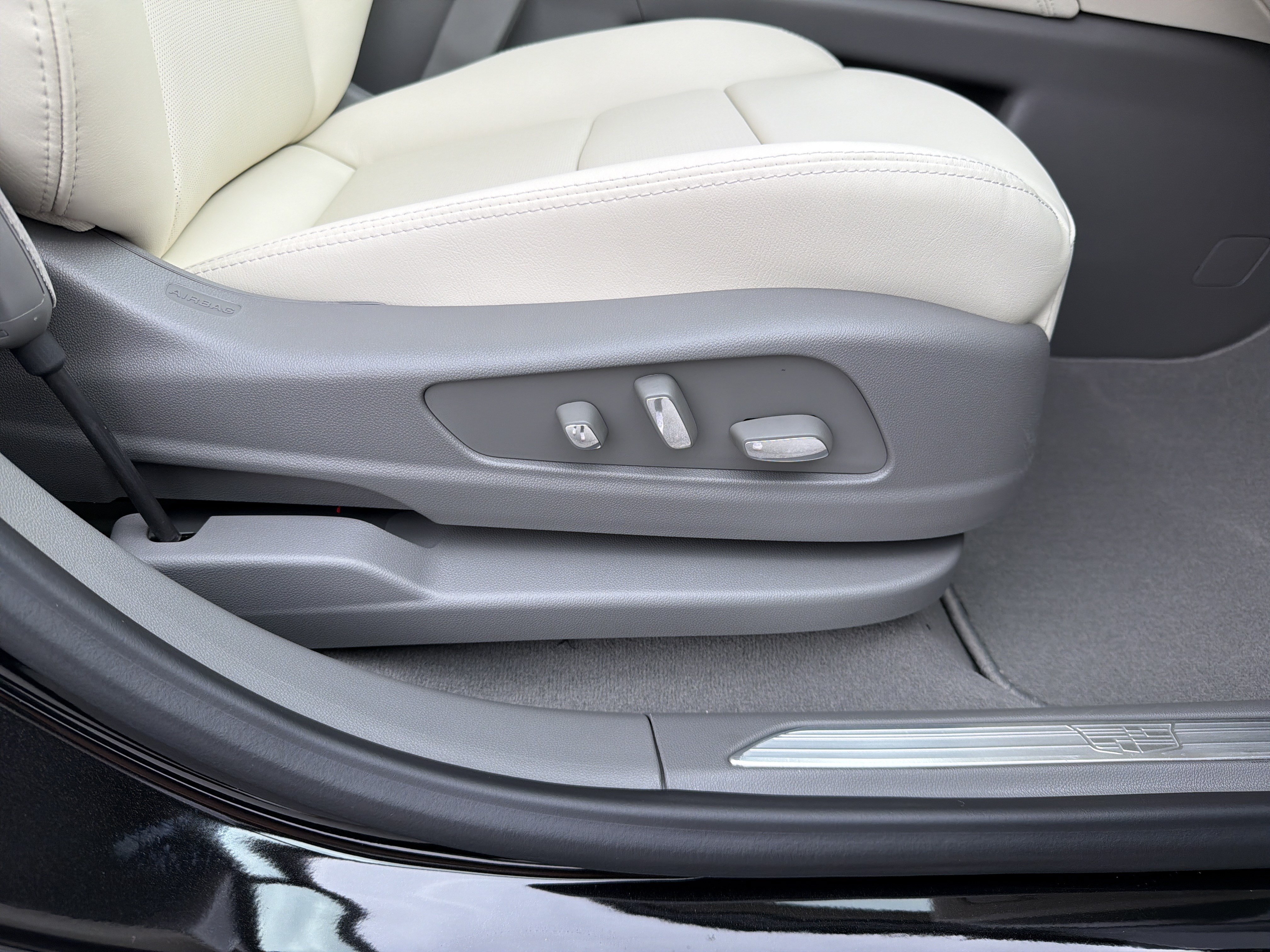 New 2026 Cadillac XT5 Premium Luxury FWD image 17