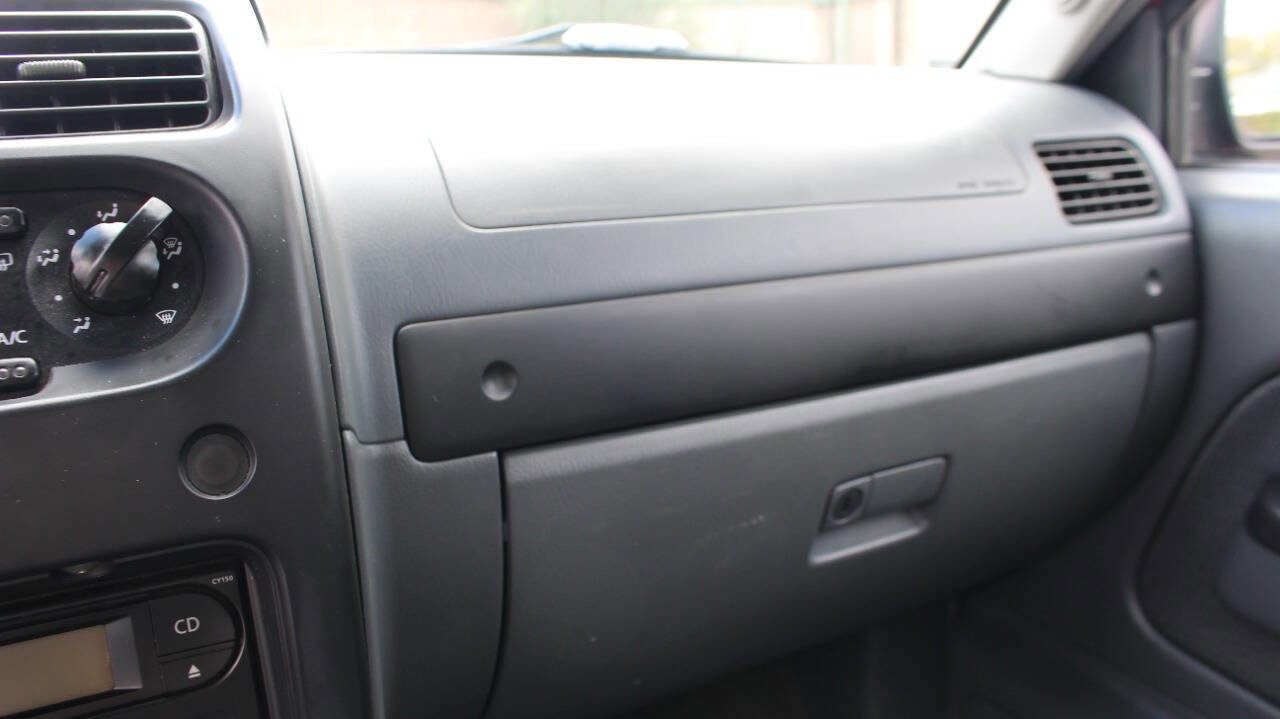Used 2003 Nissan Frontier XE image 35