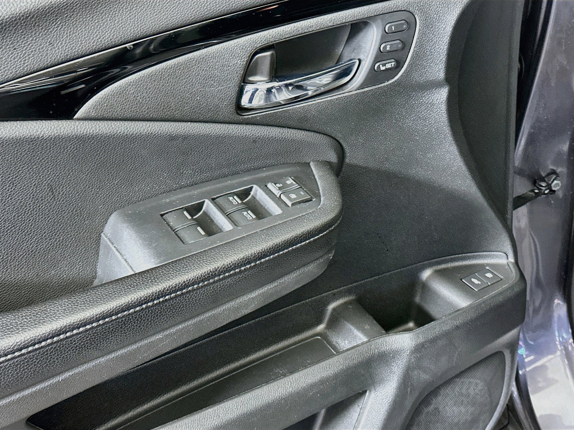 Used 2017 Honda Pilot Touring image 15