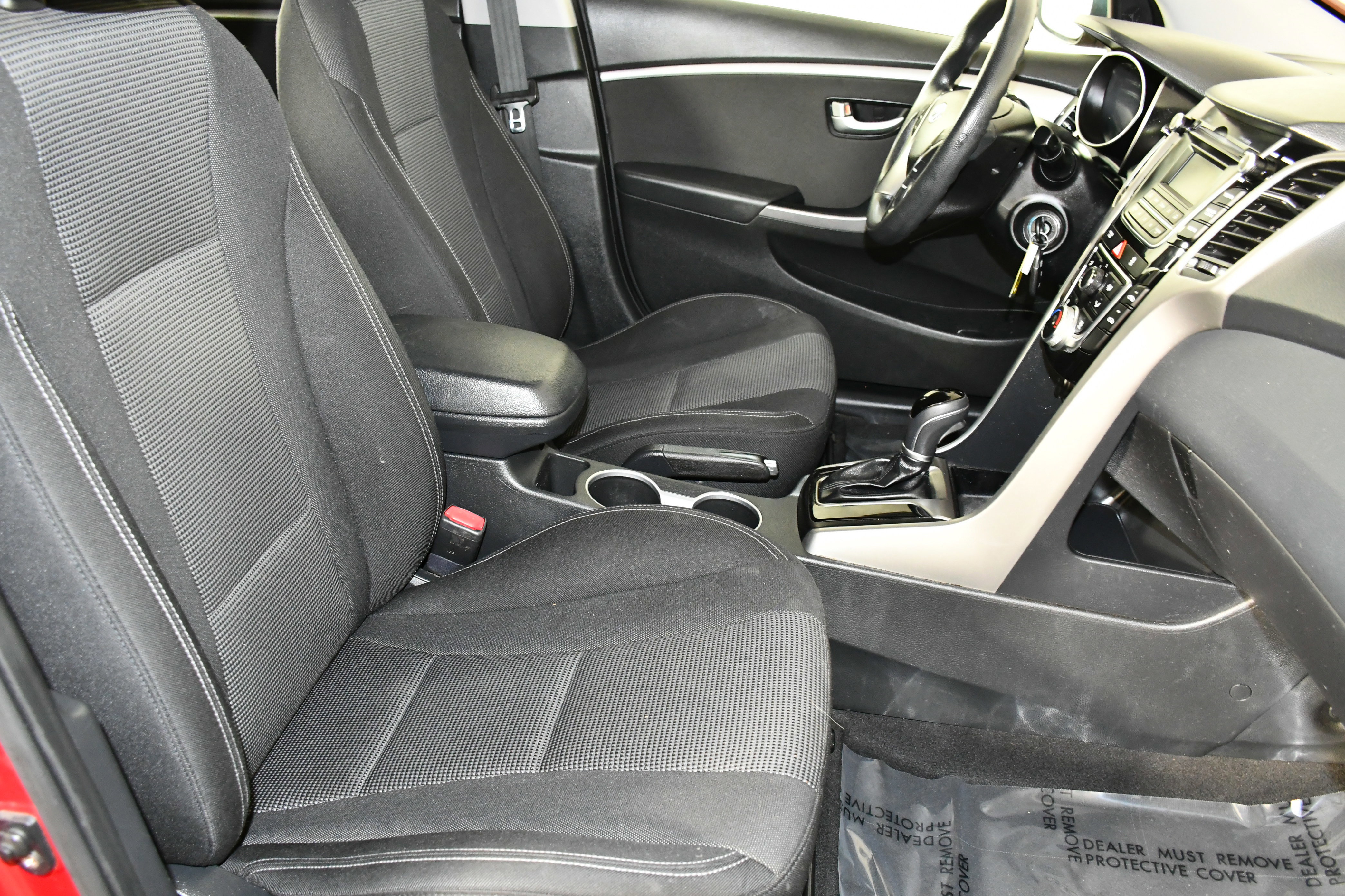 Used 2017 Hyundai Elantra GT image 37