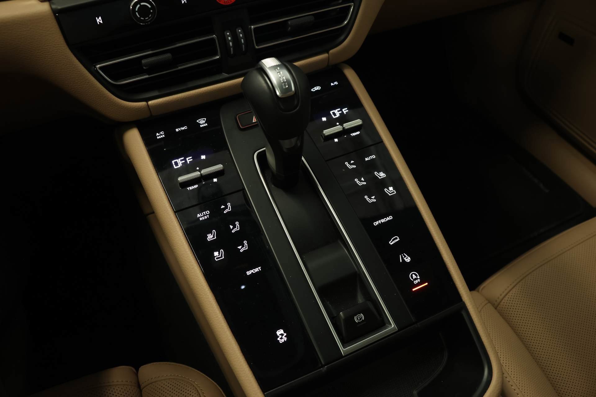 Used 2025 Porsche Macan image 20