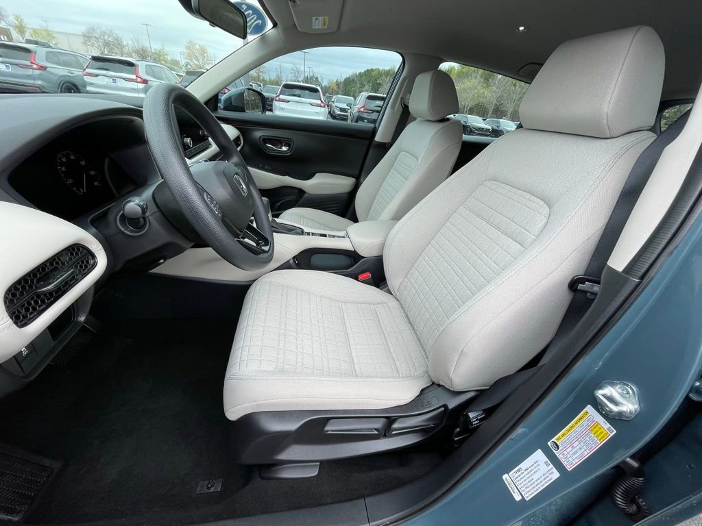 Certified 2025 Honda HR-V LX image 26