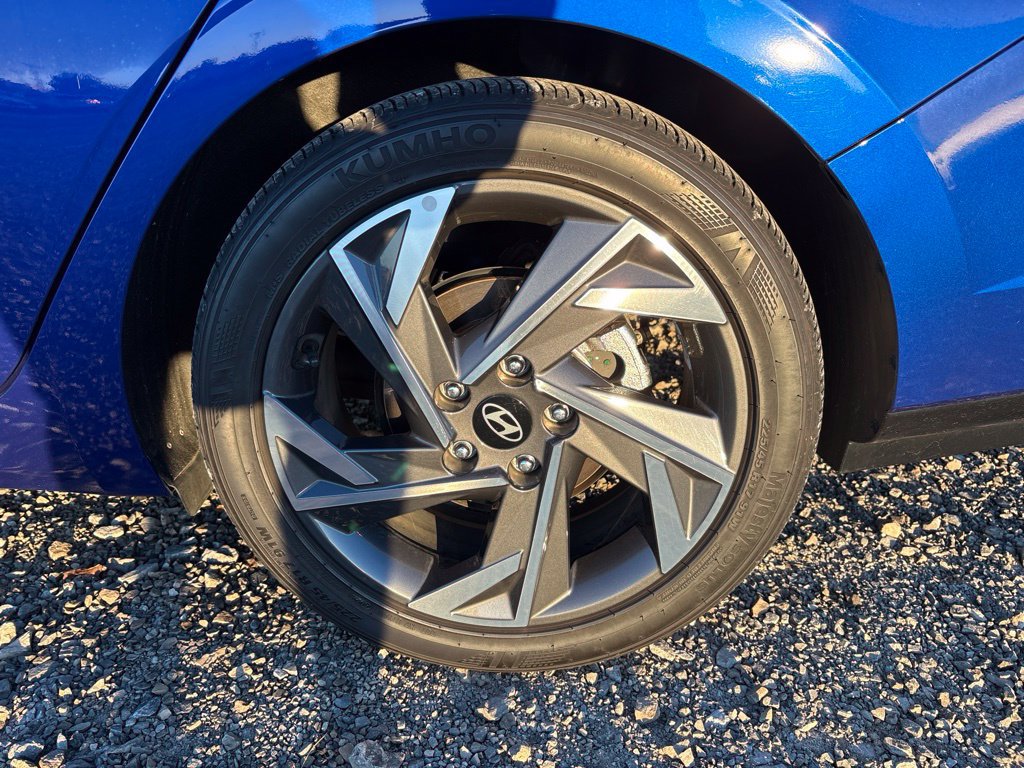 Used 2024 Hyundai Elantra Limited FWD image 5