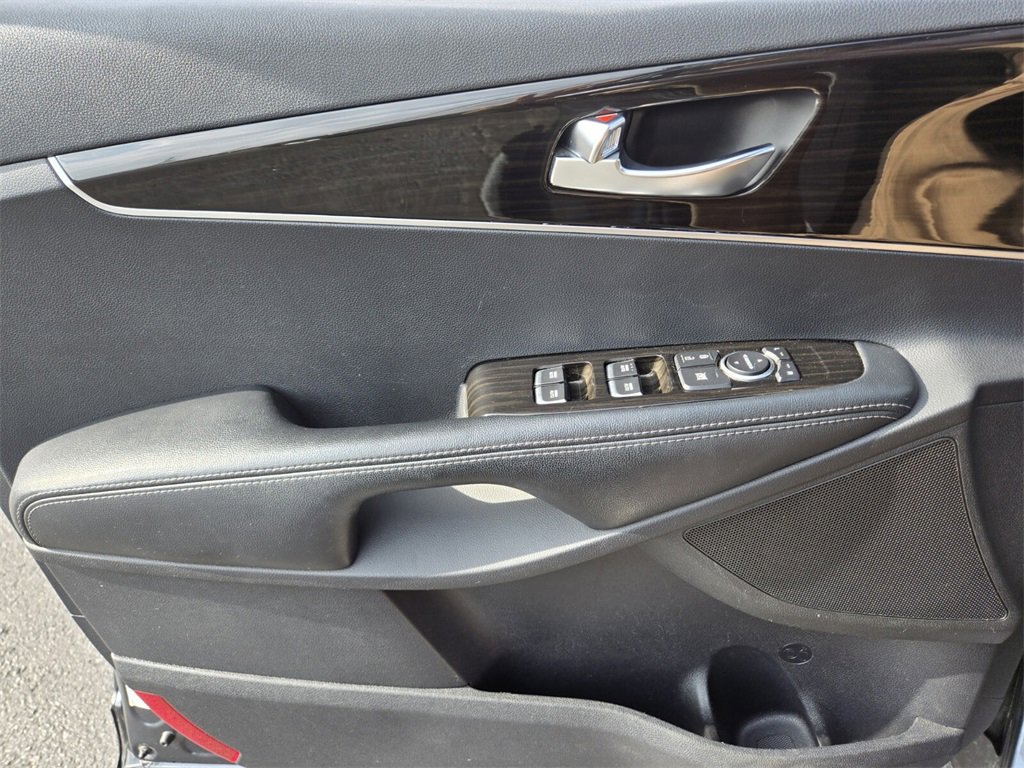 Used 2020 Kia Sorento LX image 31