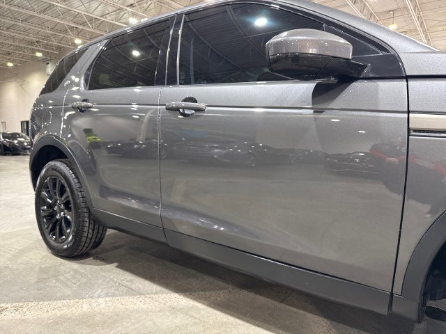 Used 2016 Land Rover Discovery Sport SE image 24