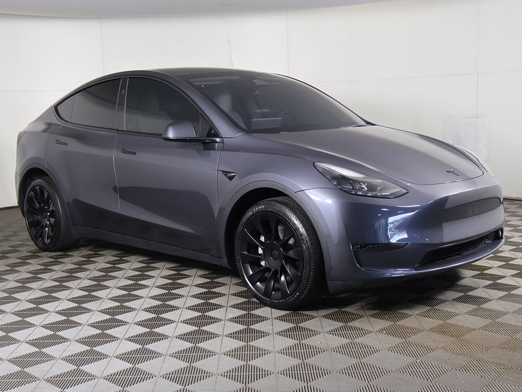 Used 2023 Tesla Model Y Long Range AWD/4WD image 2