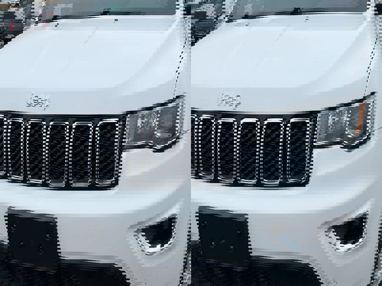 Used 2018 Jeep Grand Cherokee Laredo image 11