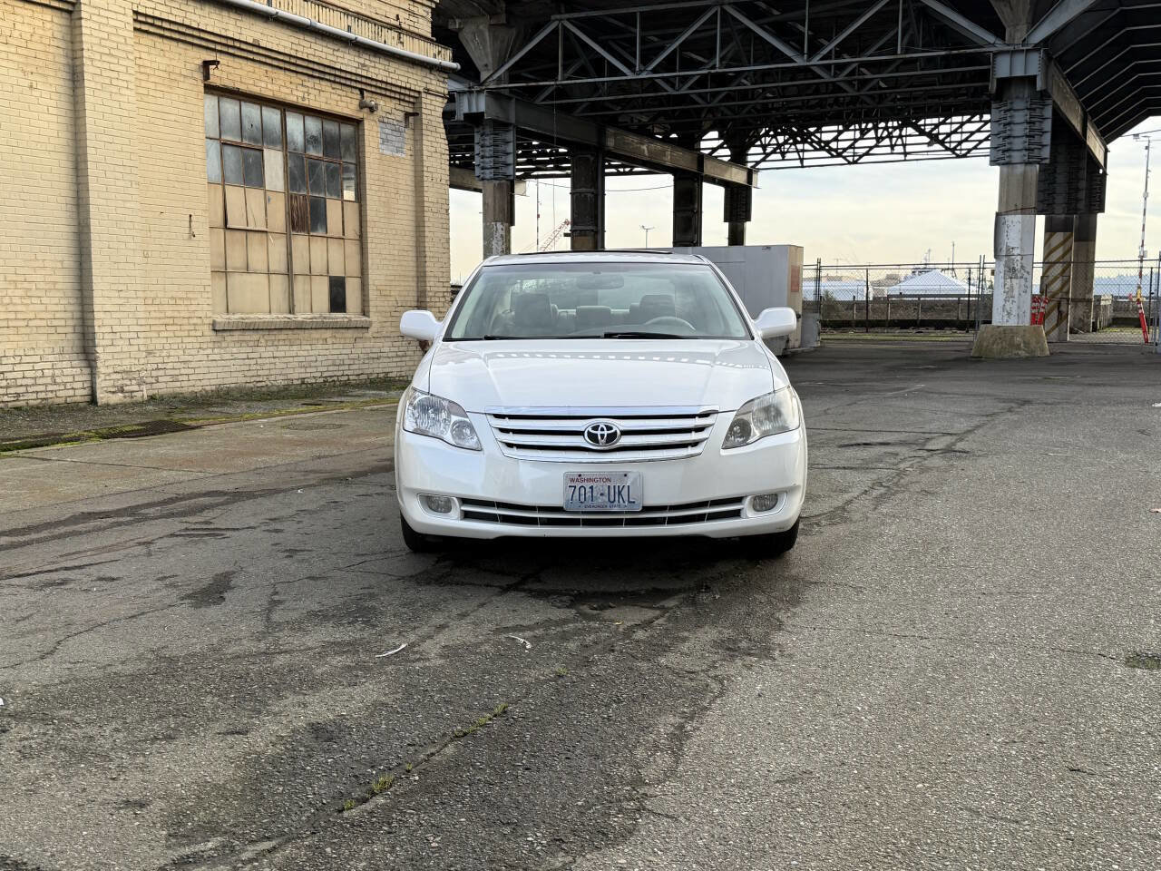 Used 2005 Toyota Avalon XLS image 17