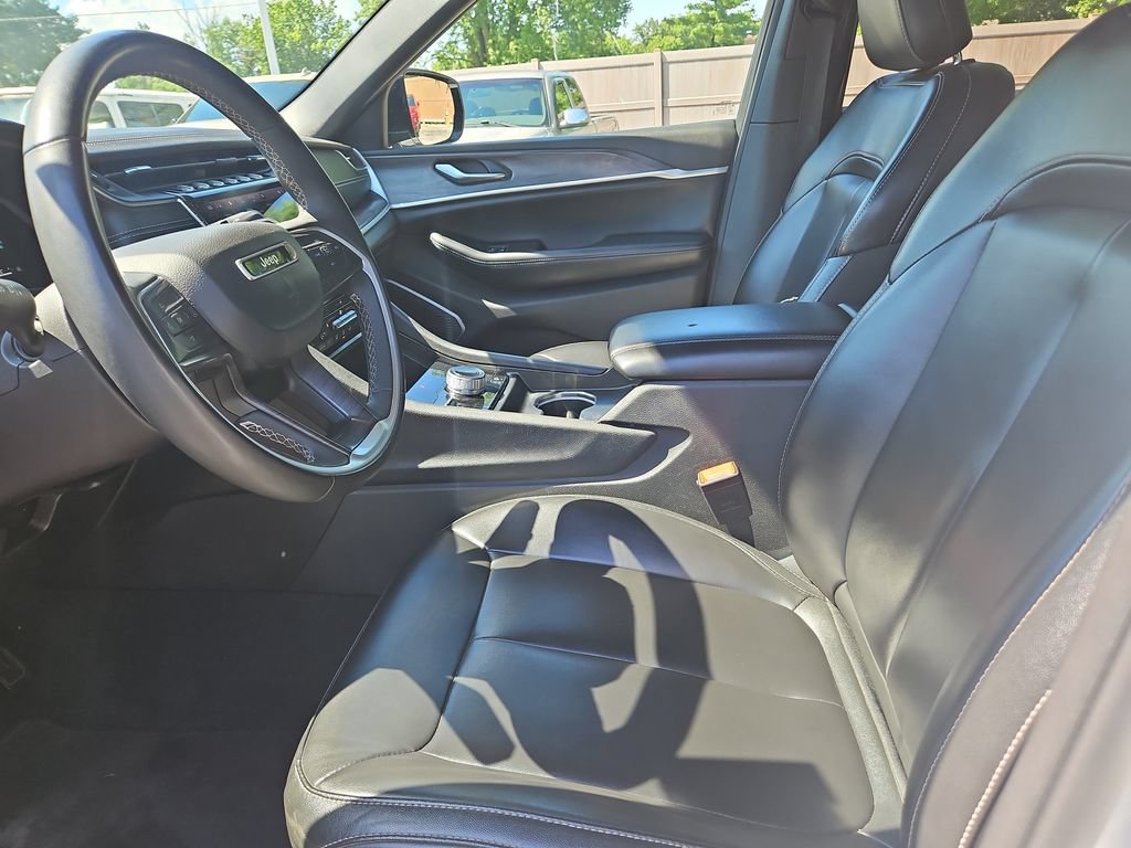 Used 2024 Jeep Grand Cherokee Limited 4xe AWD/4WD image 17