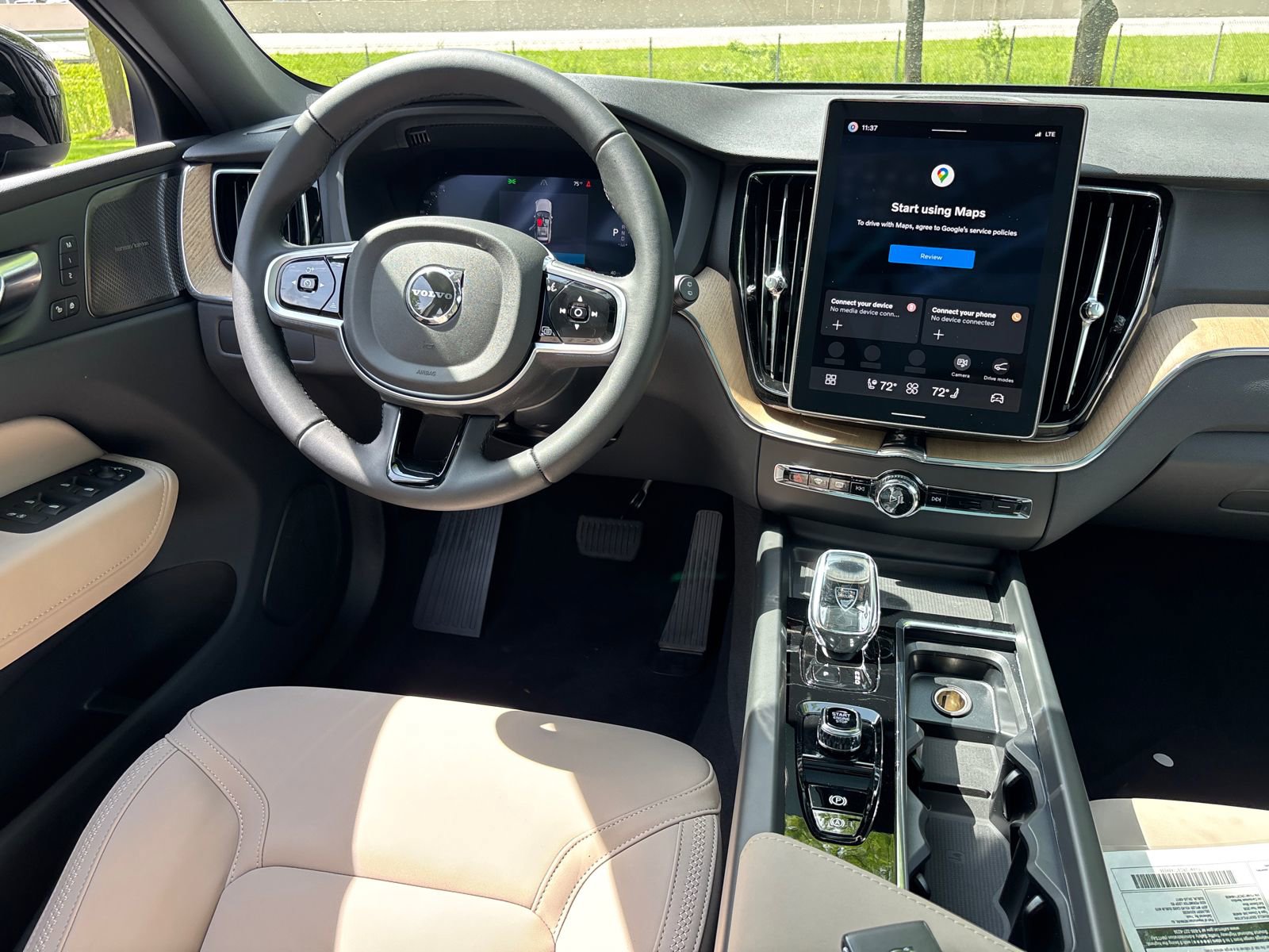 New 2026 Volvo XC60 B5 Plus w/ Protection Package Premier AWD/4WD image 27