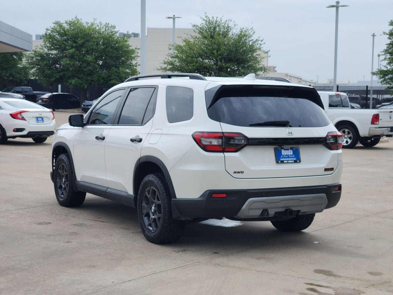 Certified 2025 Honda Pilot TrailSport image 7