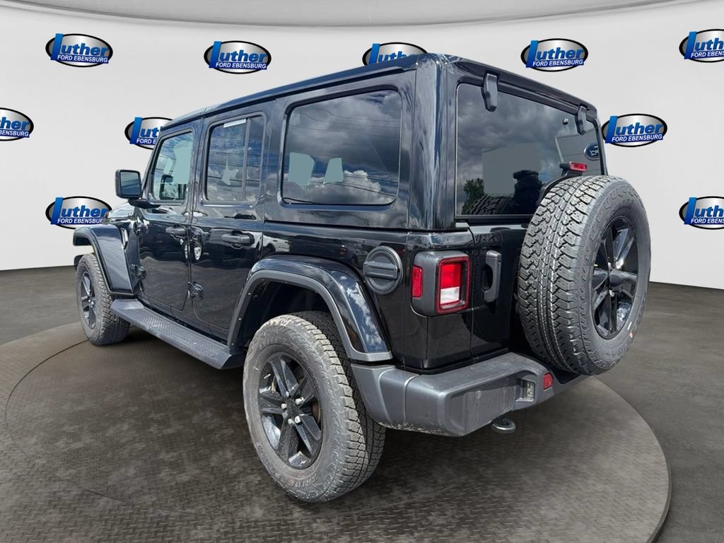 Used 2021 Jeep Wrangler Unlimited Sahara AWD/4WD image 3