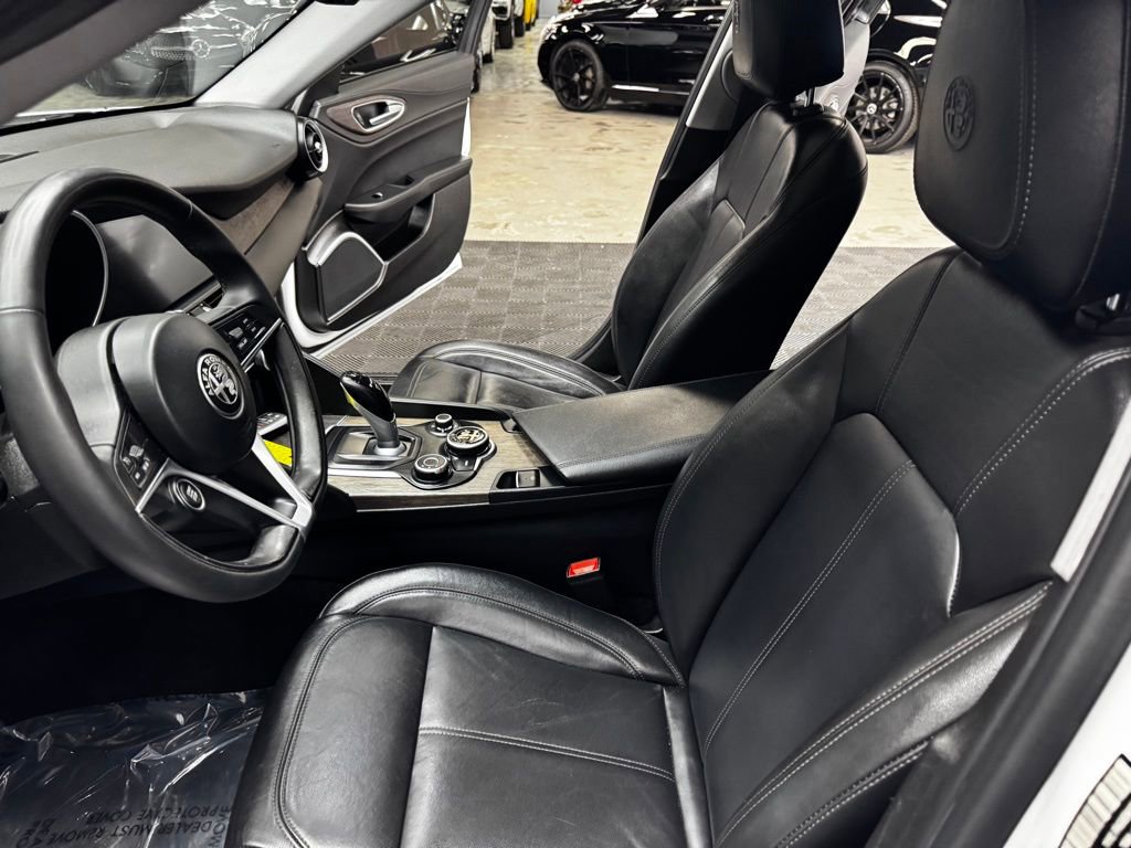 Used 2019 Alfa Romeo Giulia Ti w/ Nero Edizione image 34