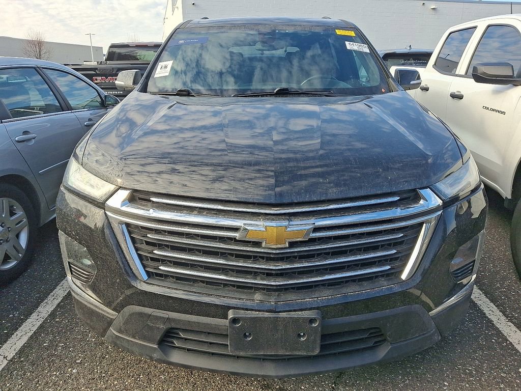 Used 2022 Chevrolet Traverse LT image 2