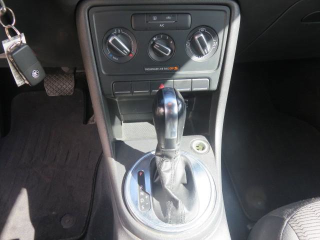 Used 2013 Volkswagen Beetle 2.5 image 18