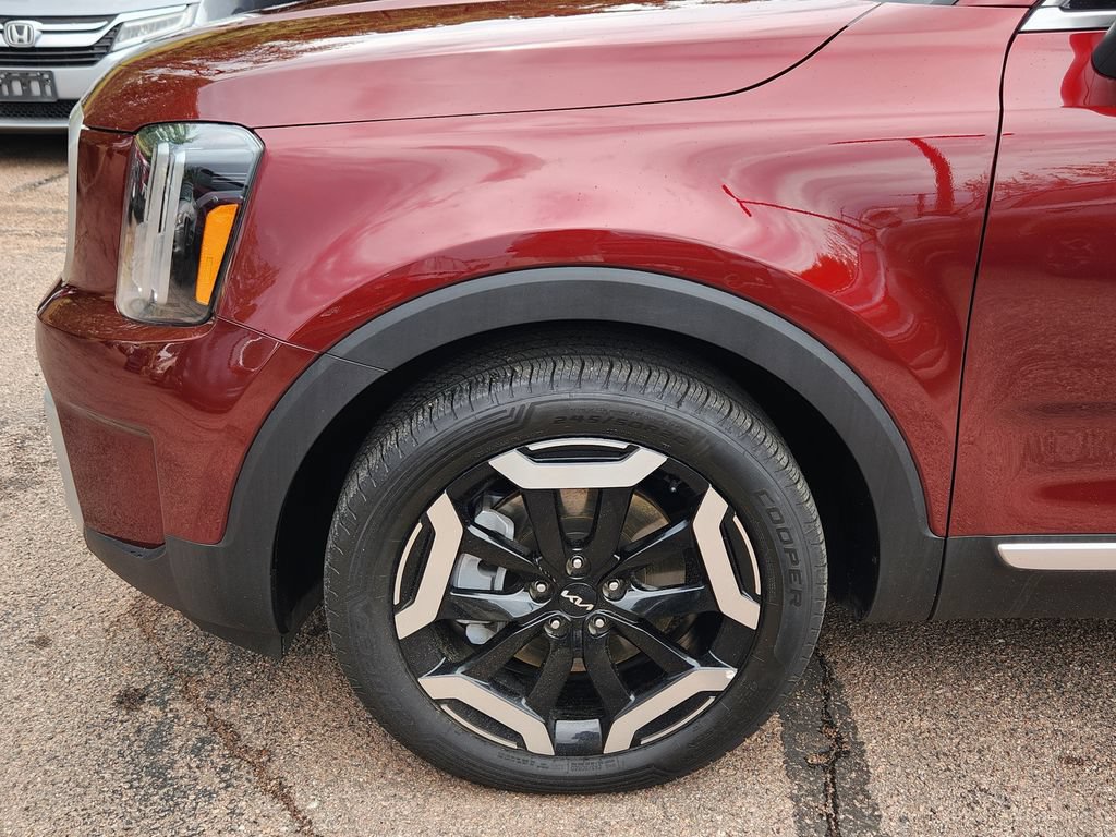 Certified 2024 Kia Telluride S w/ S Sunroof Package AWD/4WD image 9