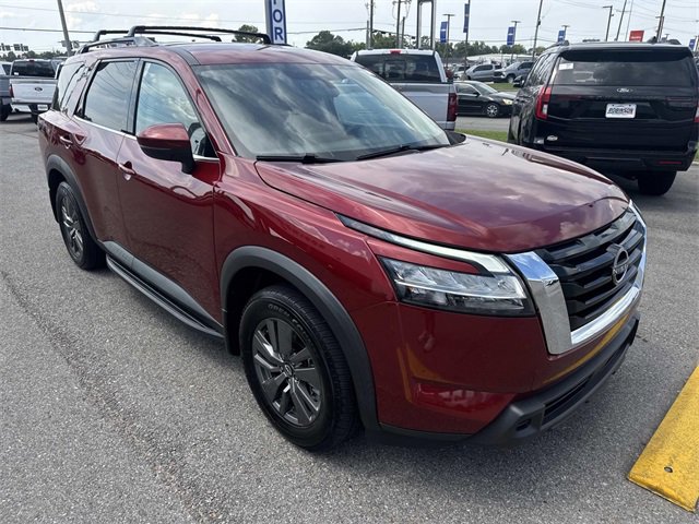 Used 2022 Nissan Pathfinder SV image 3