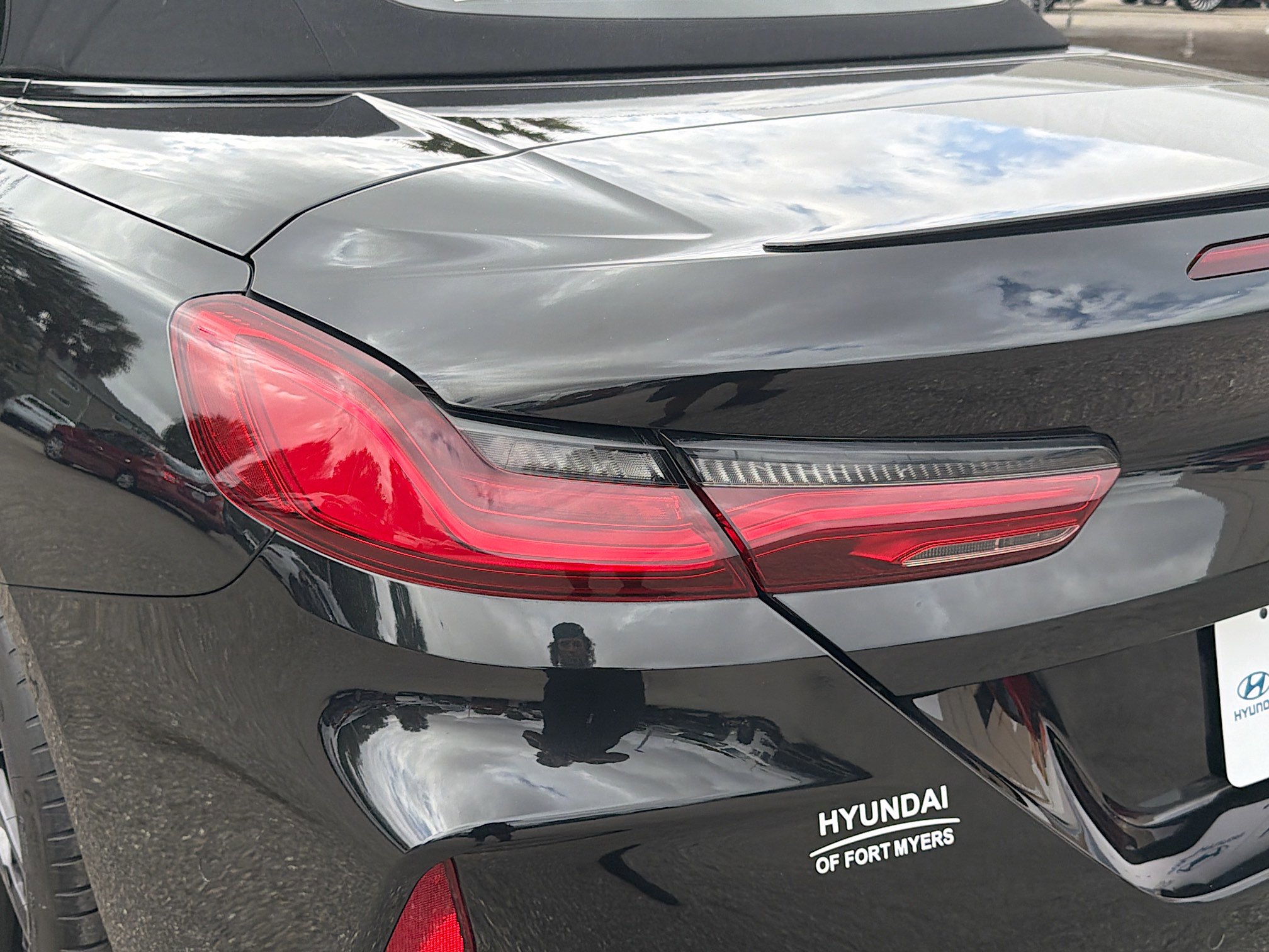 Used 2020 BMW M8 Convertible w/ Driving Assistance Package image 10