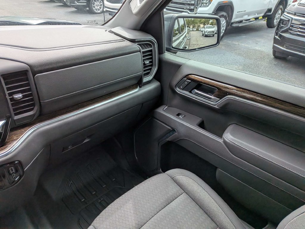 Used 2025 GMC Sierra 1500 Elevation w/ LPO, Elevation Black Package AWD/4WD image 16