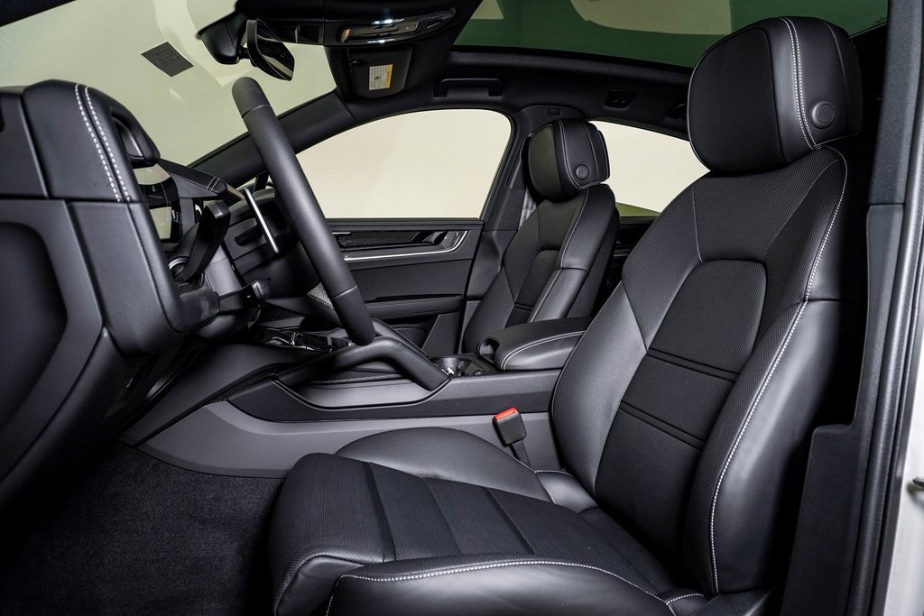 New 2026 Porsche Cayenne S image 5