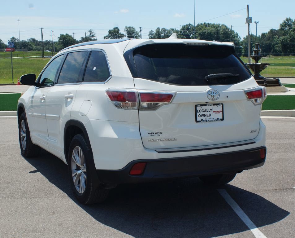 Used 2015 Toyota Highlander XLE FWD image 12
