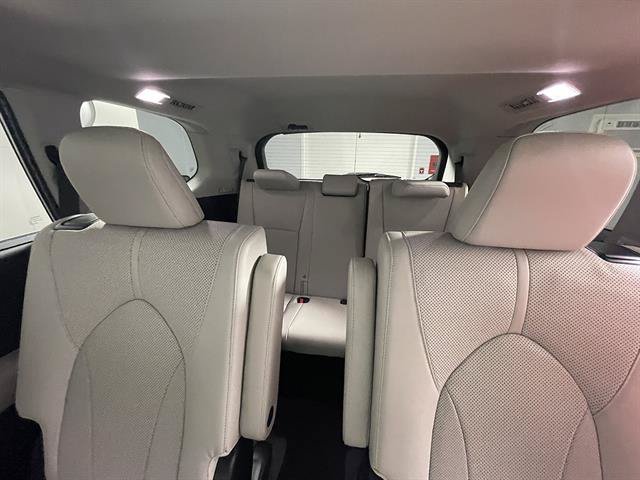 Certified 2024 Toyota Grand Highlander AWD image 12