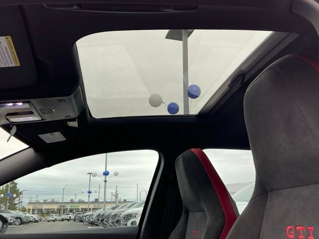 New 2026 Volkswagen GTI SE FWD image 18