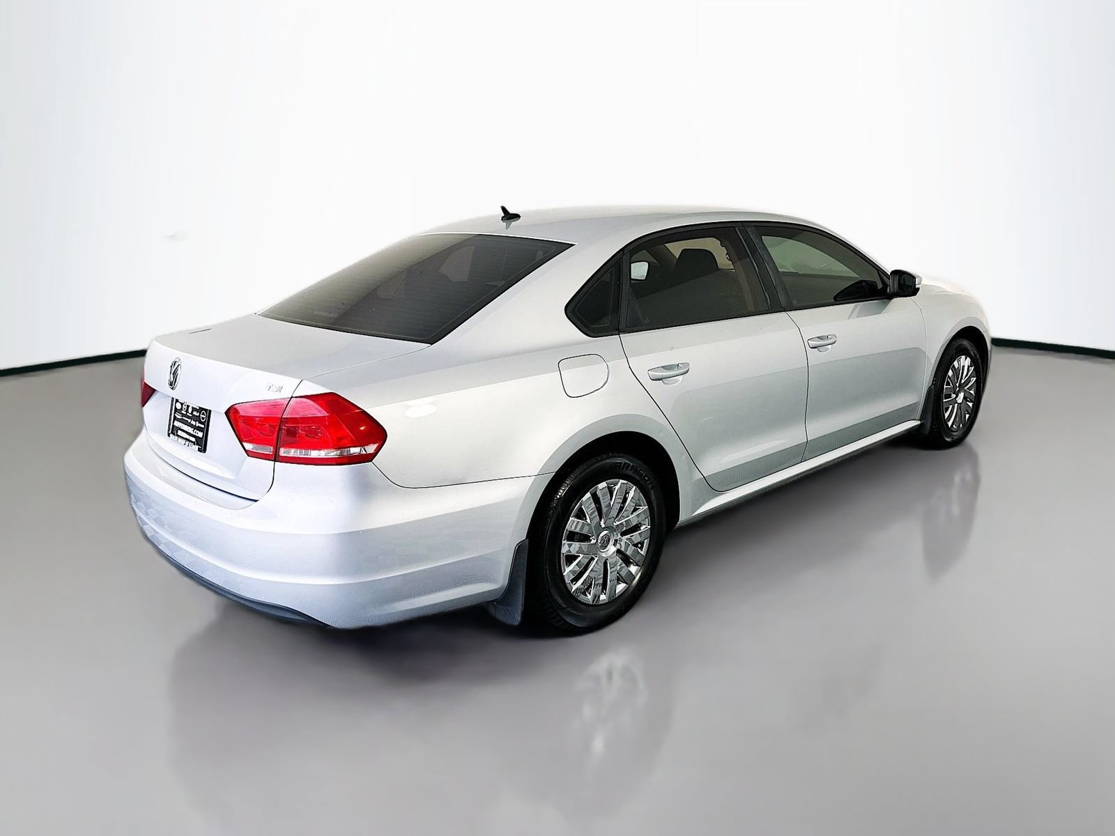 Used 2015 Volkswagen Passat 1.8T S FWD image 7