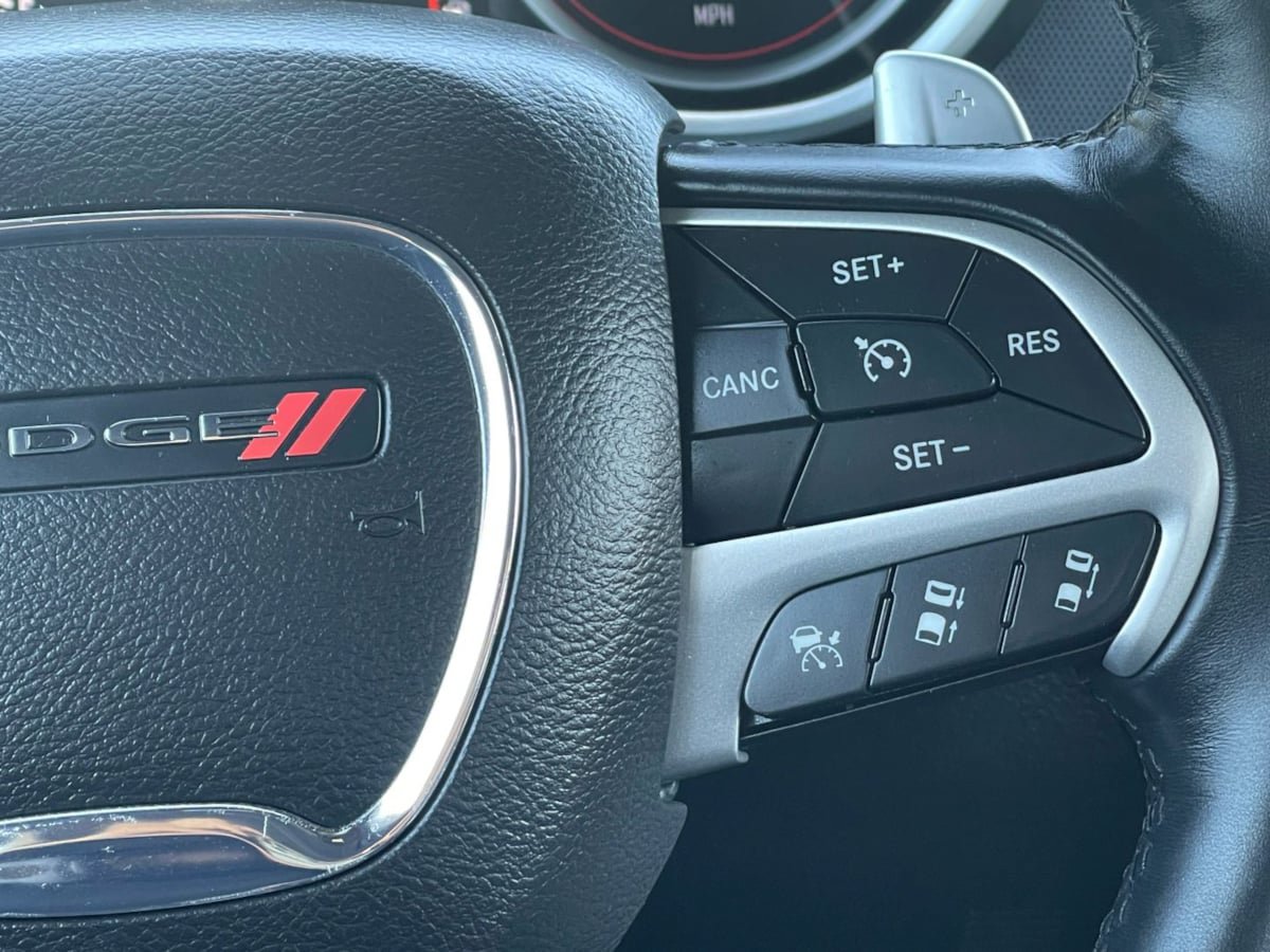 Used 2016 Dodge Challenger R/T Scat Pack w/ Leather Interior Group RWD image 27