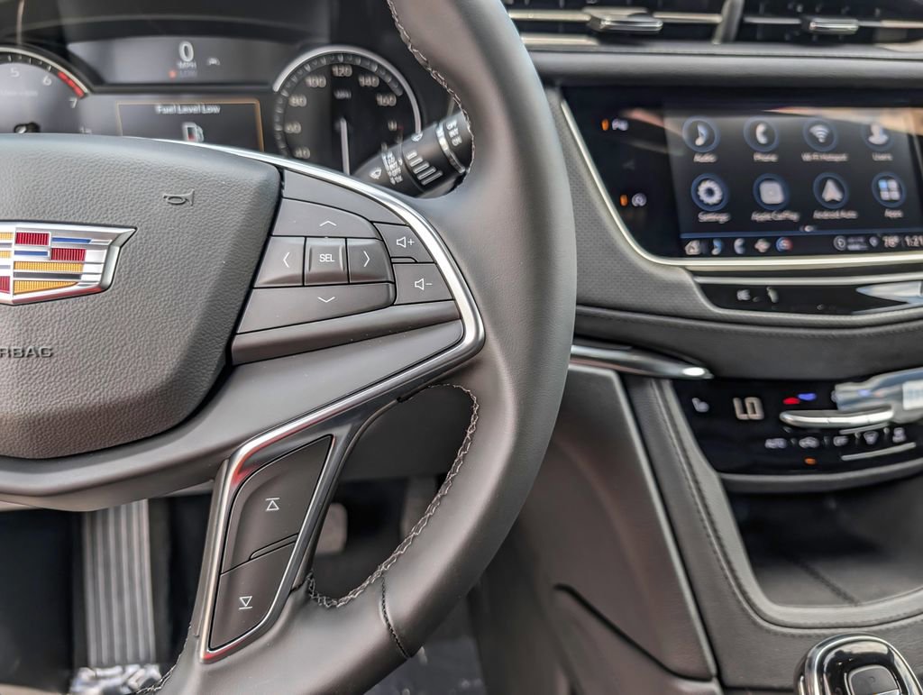 New 2025 Cadillac XT5 Luxury image 23