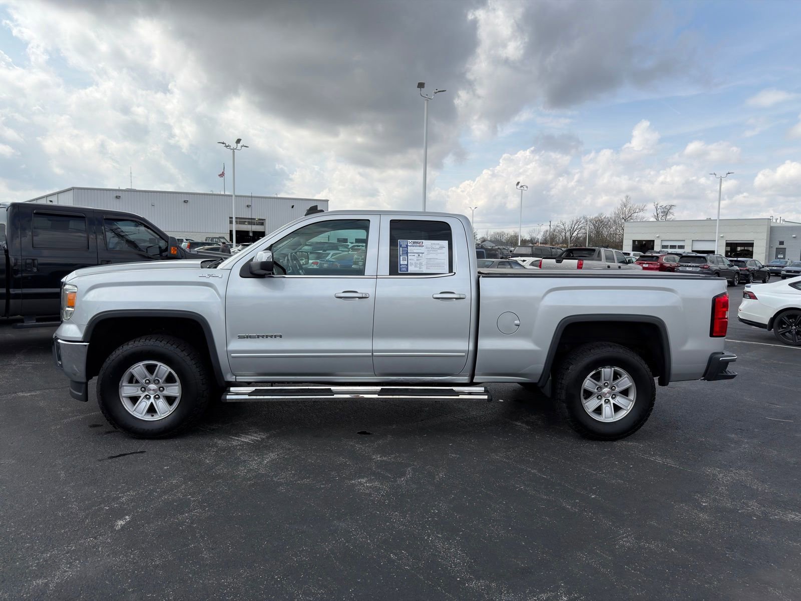 Used 2015 GMC Sierra 1500 SLE w/ SLE Value Package image 3