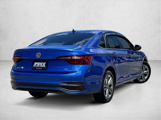 Used 2024 Volkswagen Jetta SE w/ Panoramic Sunroof Package FWD image 2