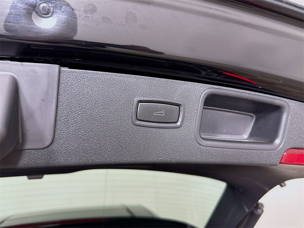 Used 2021 Porsche Macan image 31