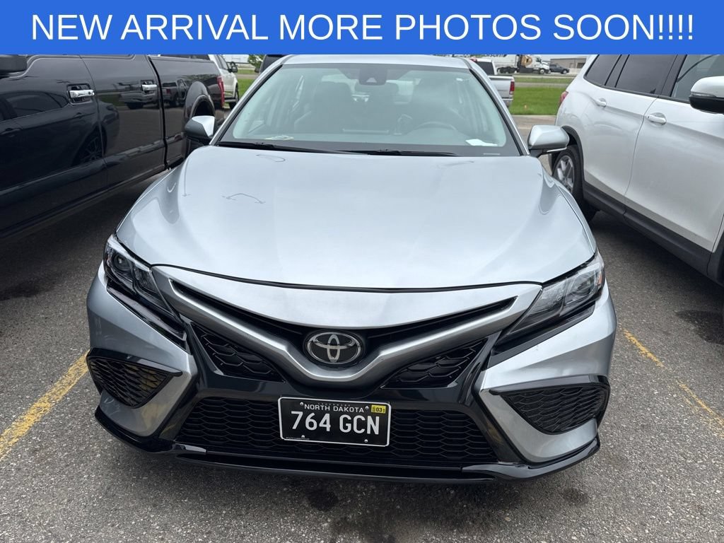 Used 2024 Toyota Camry SE FWD image 2