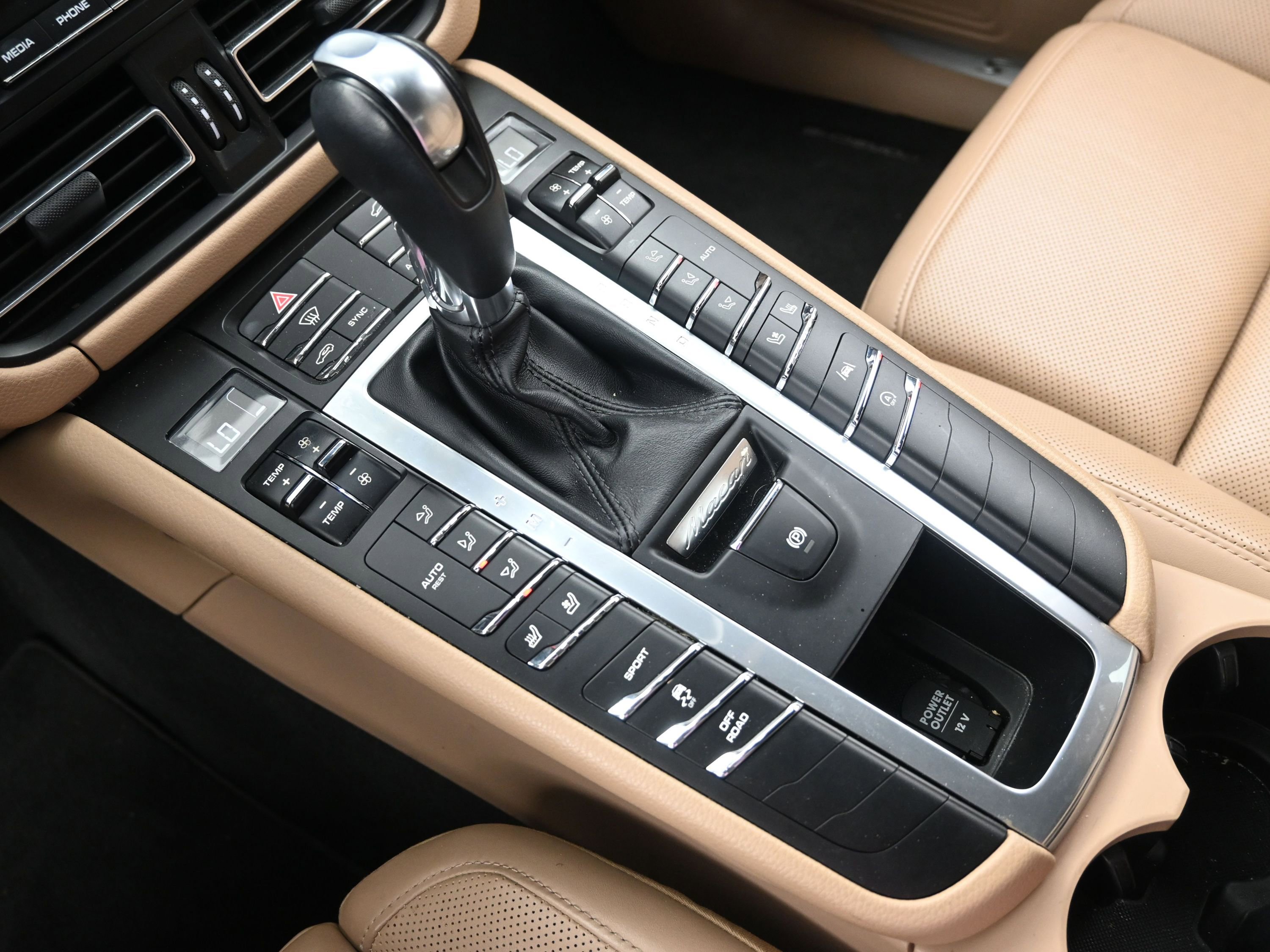 Used 2021 Porsche Macan S image 20