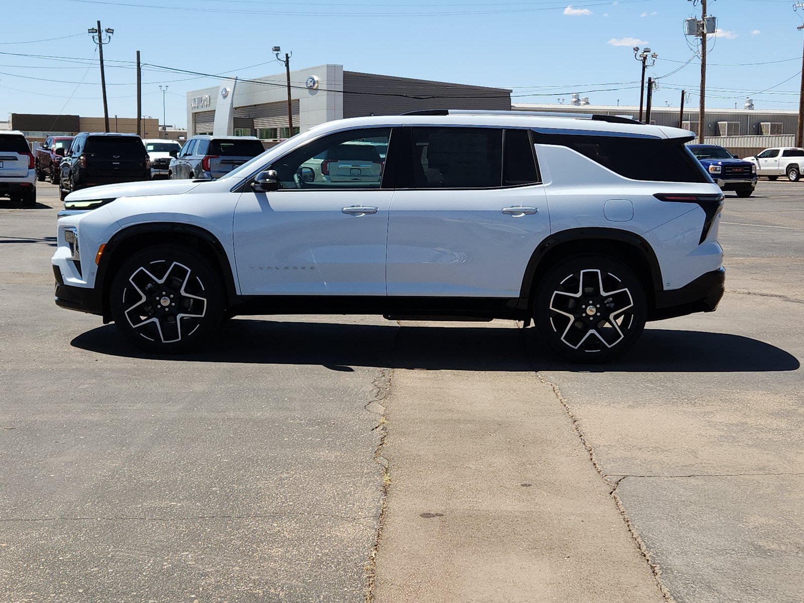 New 2026 Chevrolet Traverse High Country w/ LPO, Floor Liner Package AWD/4WD image 2