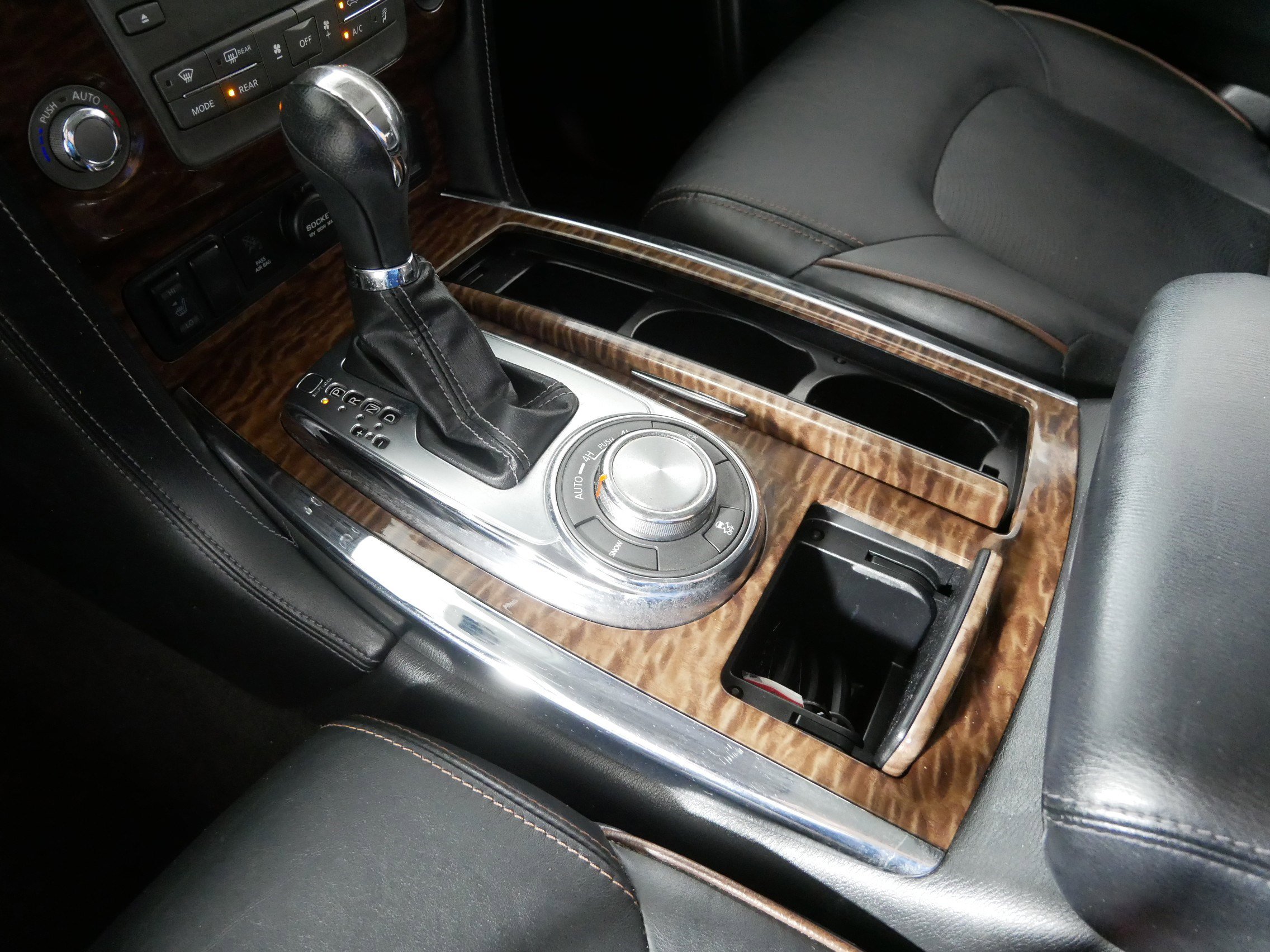 Used 2019 Nissan Armada SL w/ Premium Package image 24