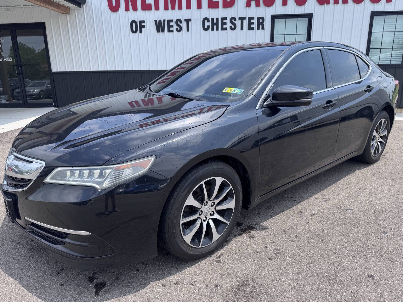 Used 2017 Acura TLX FWD image 2