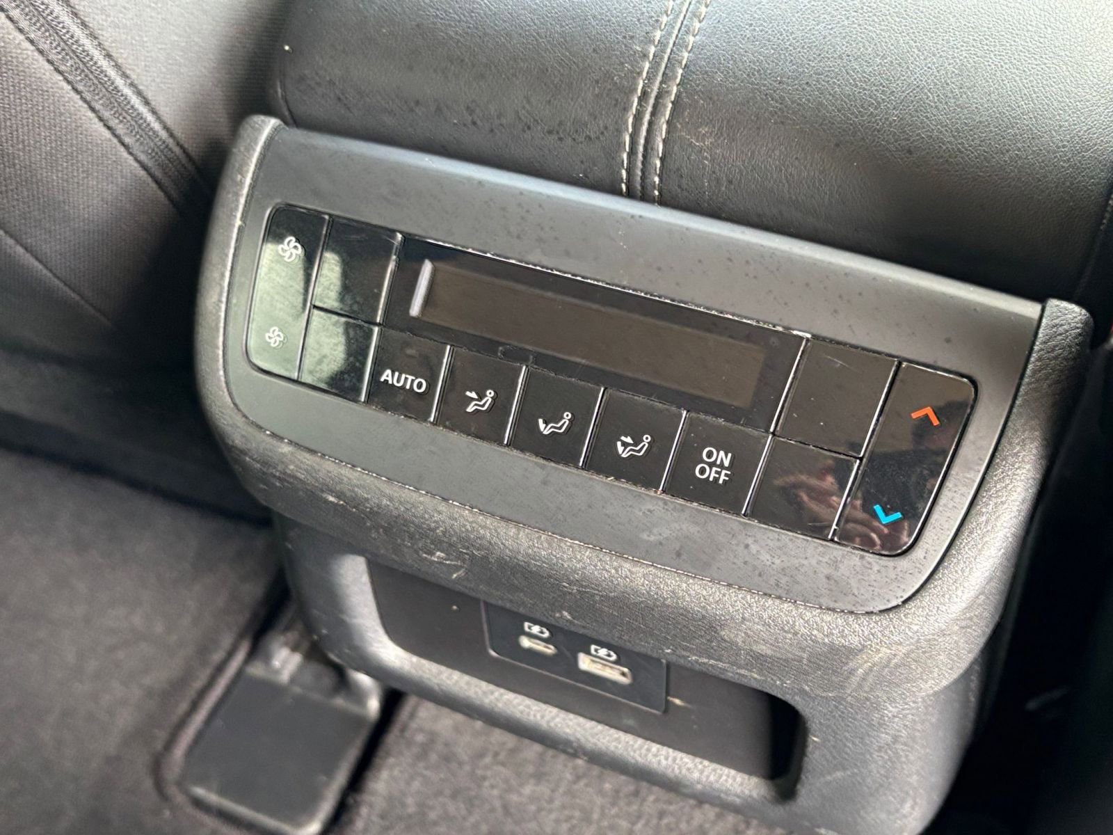 Used 2025 Nissan Pathfinder SV AWD/4WD image 24