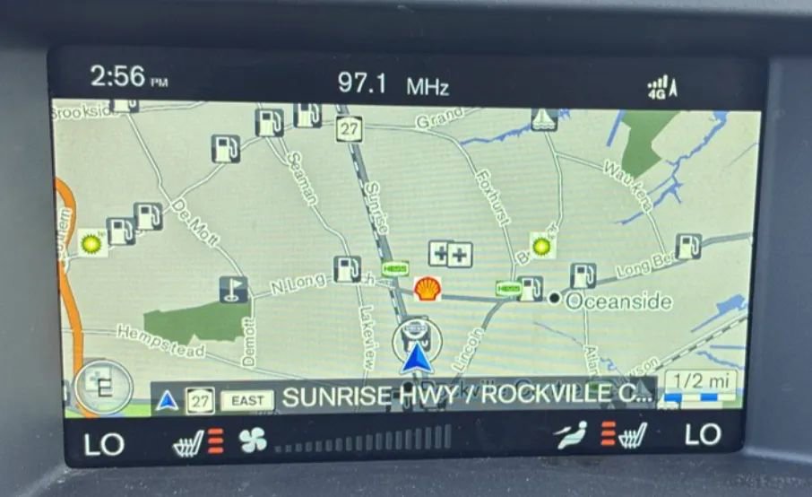 Used 2016 Volvo XC60 T6 w/ Proximity Package AWD/4WD image 19