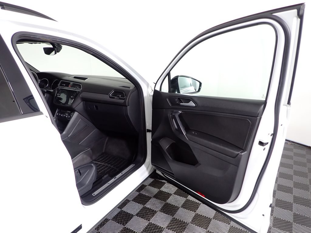 Used 2021 Volkswagen Tiguan SE R-Line AWD/4WD image 36