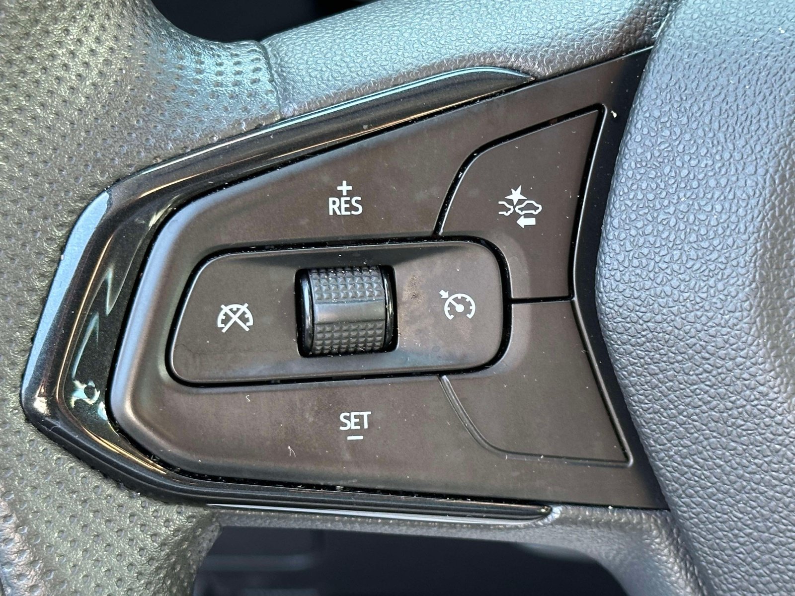 Used 2023 Chevrolet TrailBlazer LS FWD image 19