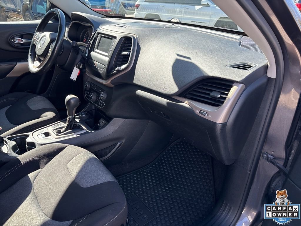 Used 2018 Jeep Cherokee Latitude w/ Altitude Package image 48